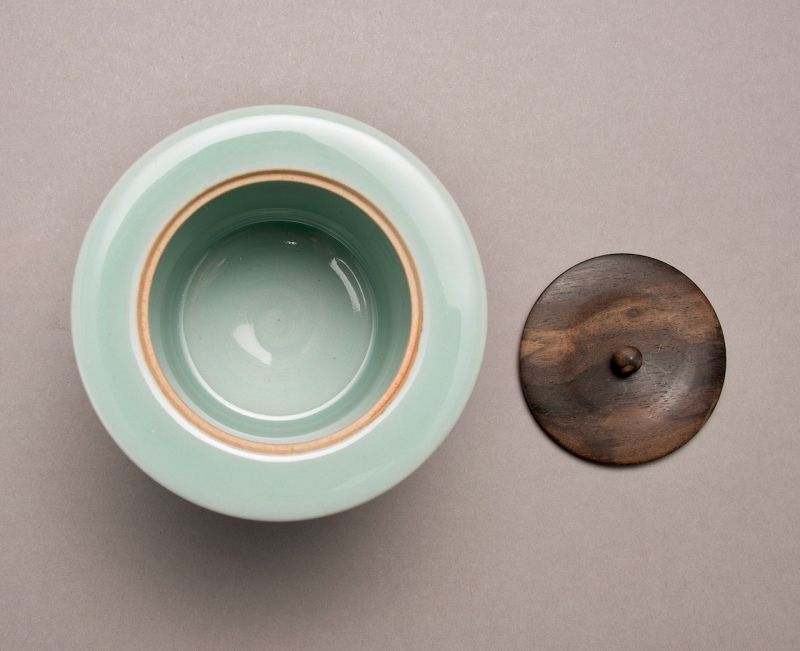A Celadon Incense Burner by Imperial Court Artist Suwa Sozan