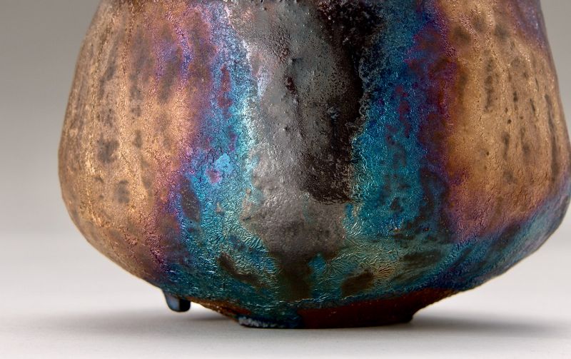 A Unique “Kuro-sabi” Tea Bowl by Suzuki Taku