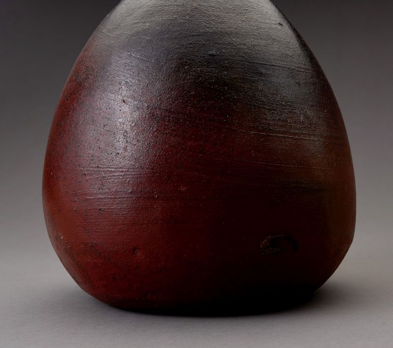 A Momoyama Period Bizen “Shimokabura” Tokkuri (Researcher Piece)