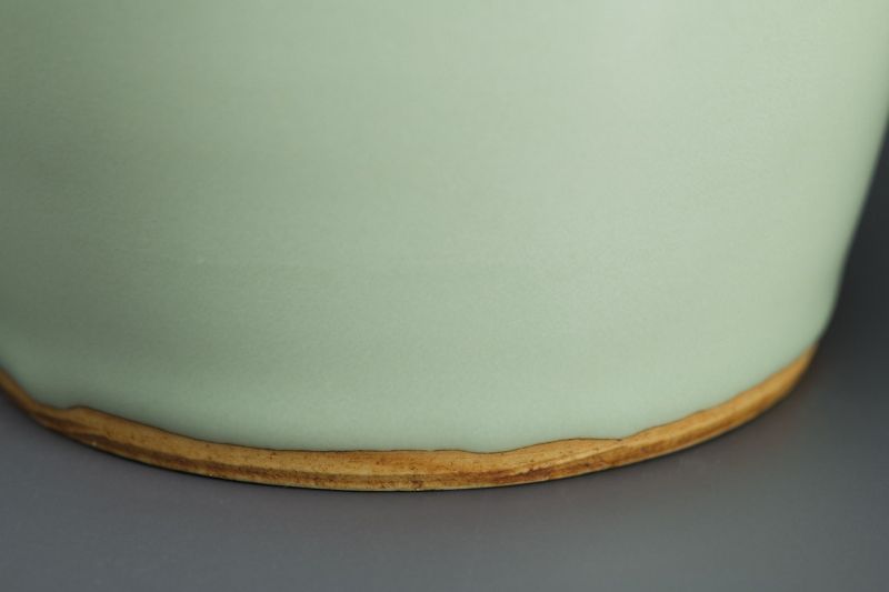A Mallet Vase by Imperial Court Artist Suwa Sozan