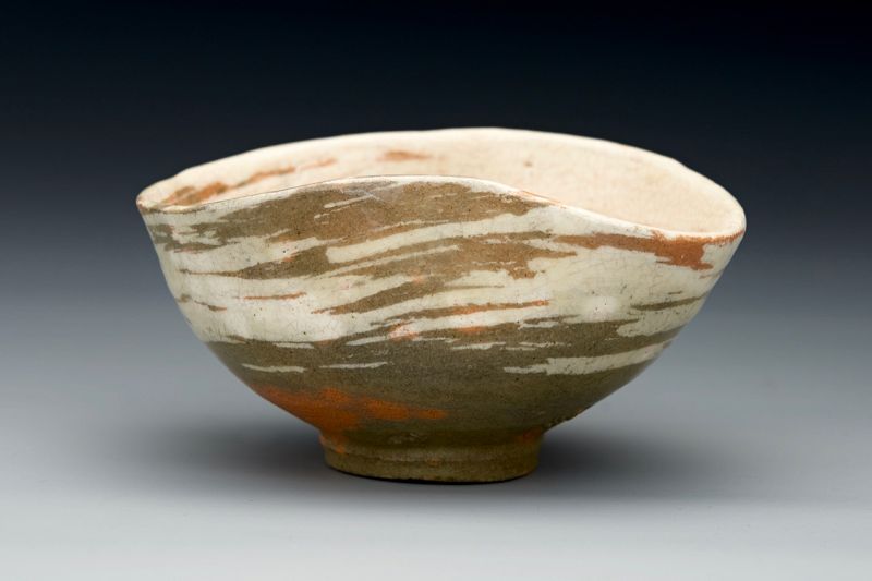 An Iconic Hakeme Tea Bowl by Raku XI (Keinyu)