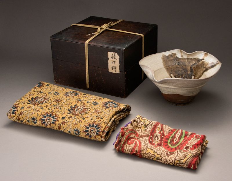 An Edo Period Takatori Kataguchi Bowl with Warabaiyū Glaze