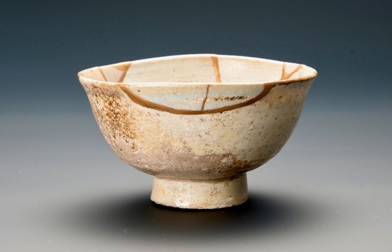 A Beautifully Repaired Edo Period Karatsu Kintsugi Chawan