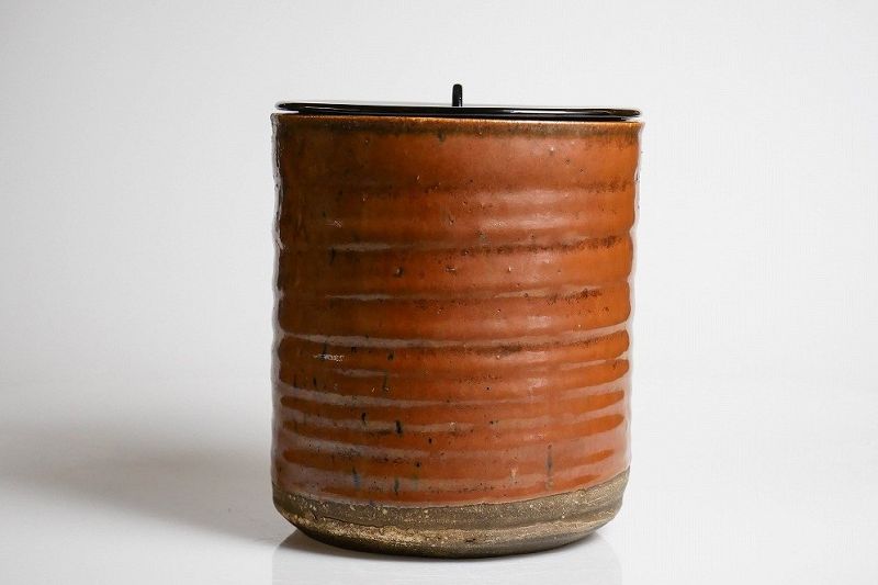 A ko-Seto Mizusashi with Black Lacquer Lid (Tea Master Item)