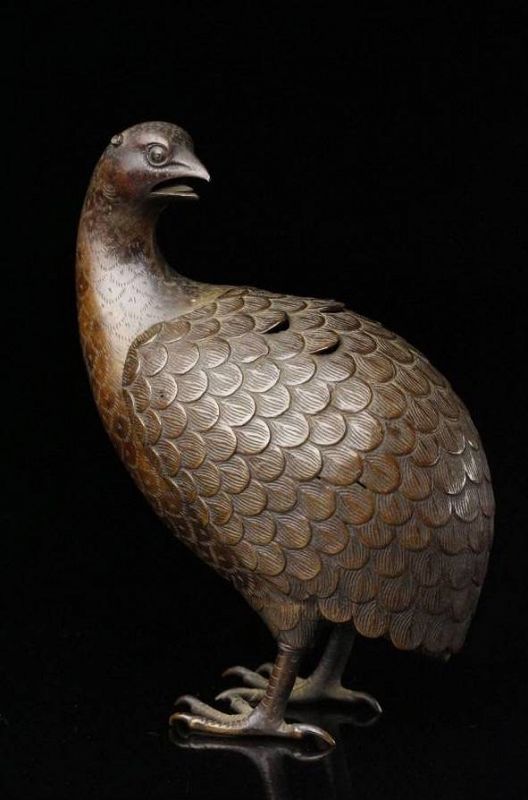 A Finely Crafted Bronze Quail Incense Burner from Edo (Temple Relic)