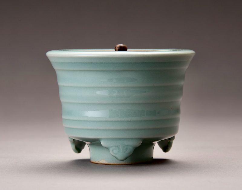A Celadon Incense Burner by Imperial Court Artist Suwa Sozan
