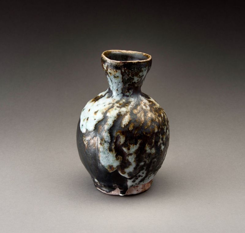 An Oni Shino ko-Tsubo by Tsukigata Nahiko