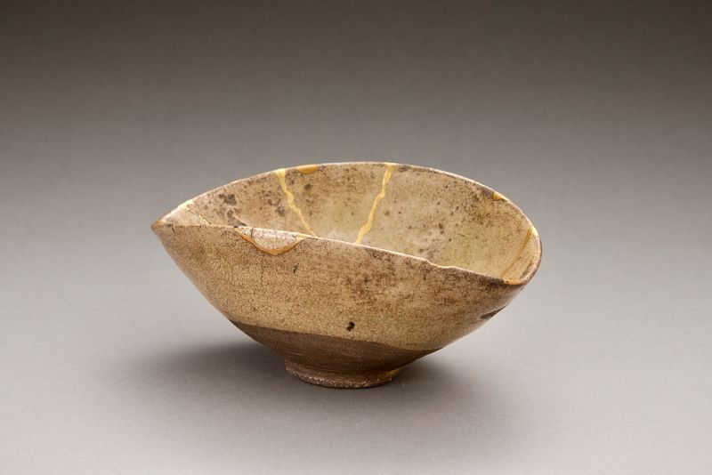 A Richo Era Kōrai Tea Bowl with Gold Repairs