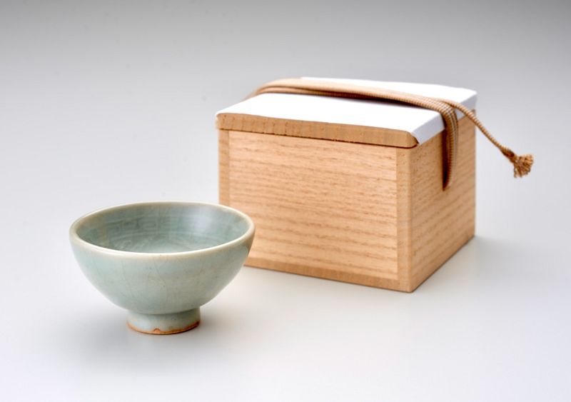 A Rare Meiji Period Celadon Shuhai by First Generation Suwa Sozan