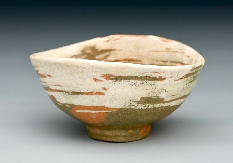 An Iconic Hakeme Tea Bowl by Raku XI (Keinyu)