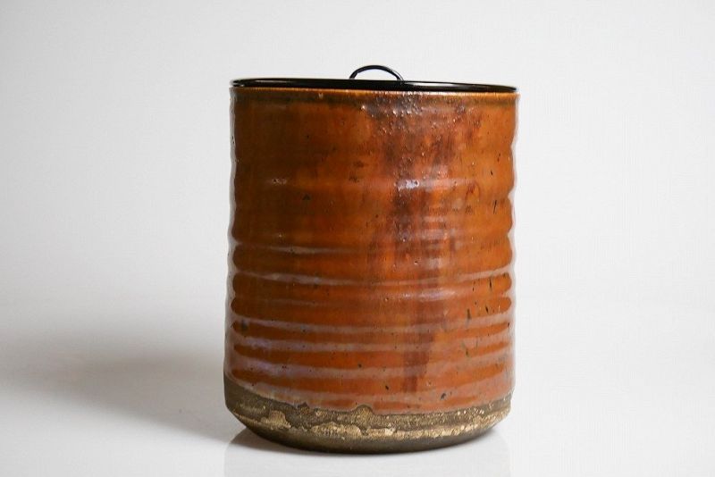 A ko-Seto Mizusashi with Black Lacquer Lid (Tea Master Item)