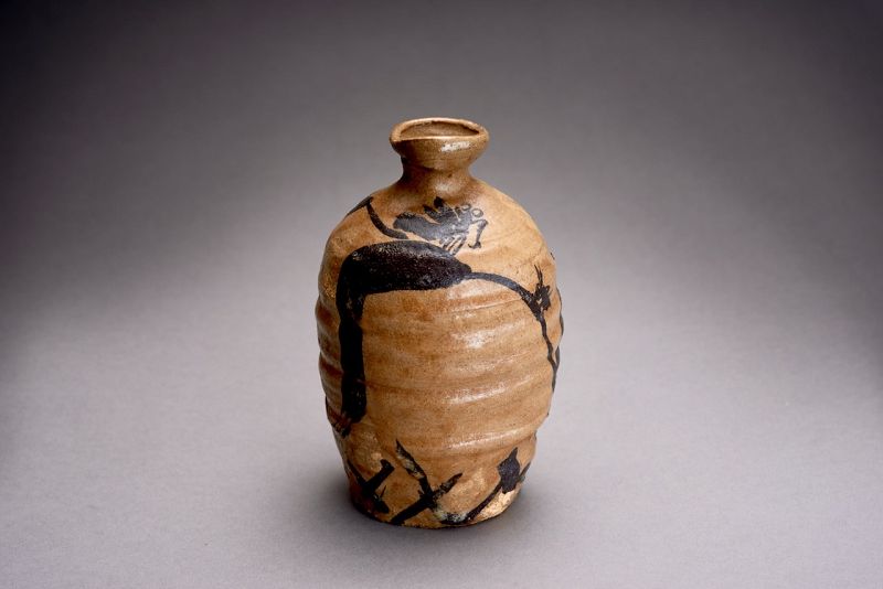 Stylized Sake Flask by Renown Potter Suzuki Goro (b. 1941)