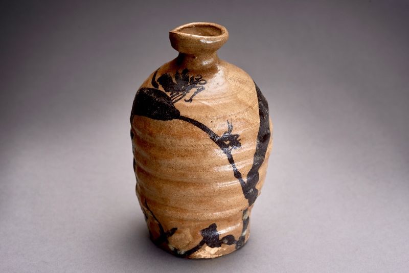 Stylized Sake Flask by Renown Potter Suzuki Goro (b. 1941)