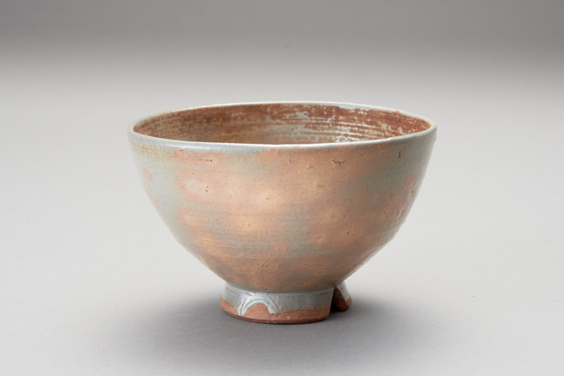 A 17th–18th Century Korean Tea Bowl with Gohon Firing and Notched Foot