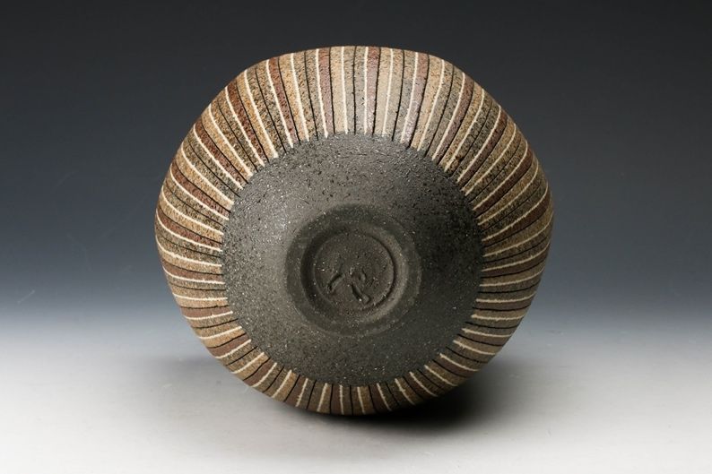 An Inlaid Clay Vase / Mizusashi by Nishida Shinya
