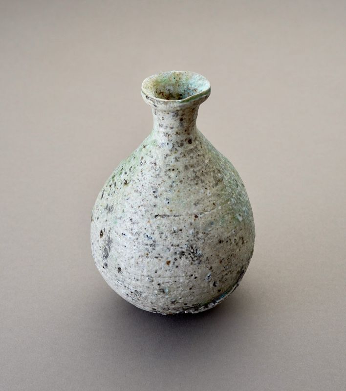 A Tokkuri with Enso by Tsujimura Yui