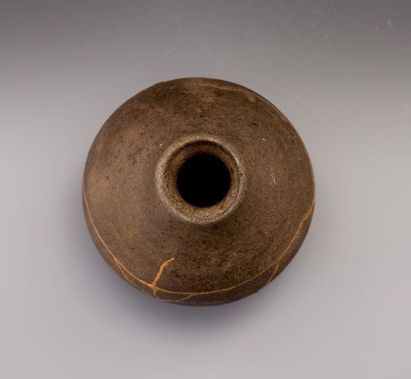 A Small Flower Vase with Gold Repairs by Takashi Nakazato