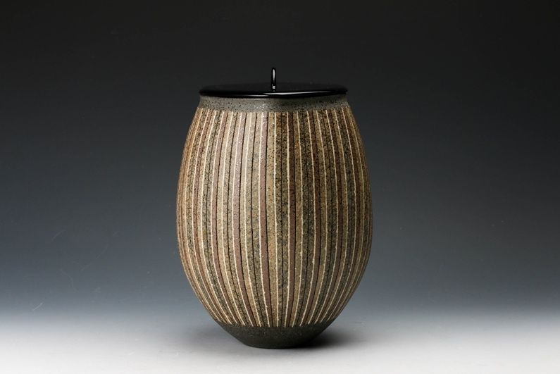 An Inlaid Clay Vase / Mizusashi by Nishida Shinya