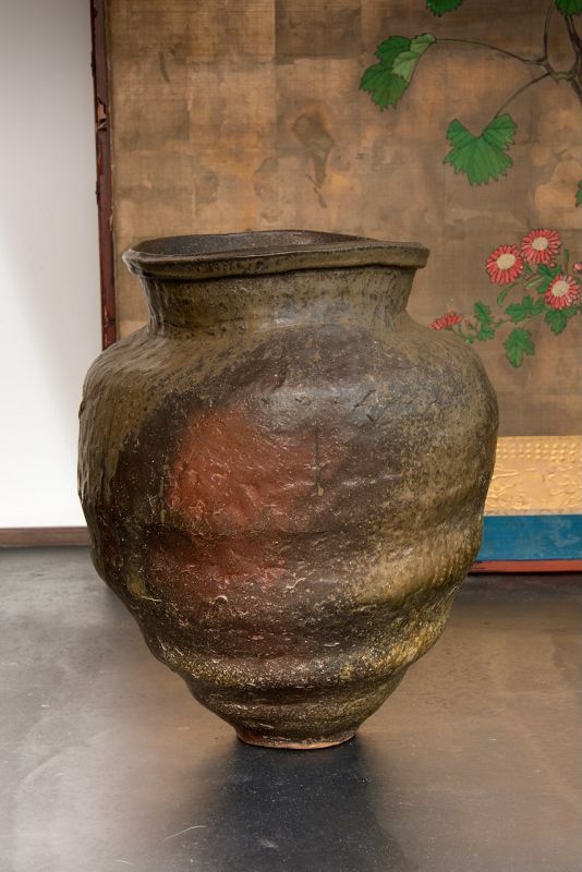 A Muromachi Period Ash Glazed Large Bizen Pot - Certified