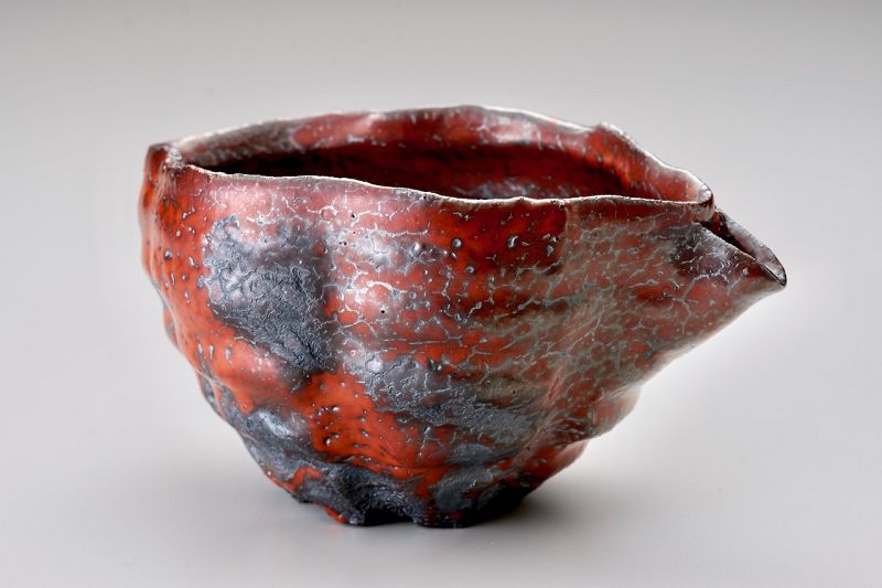 A Modern Shino Kataguchi Vessel by Suzuki Shu