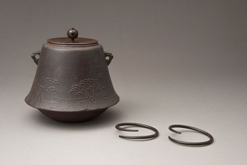 An Iron Chagama Crafted by Living National Treasure Takahashi Keiten