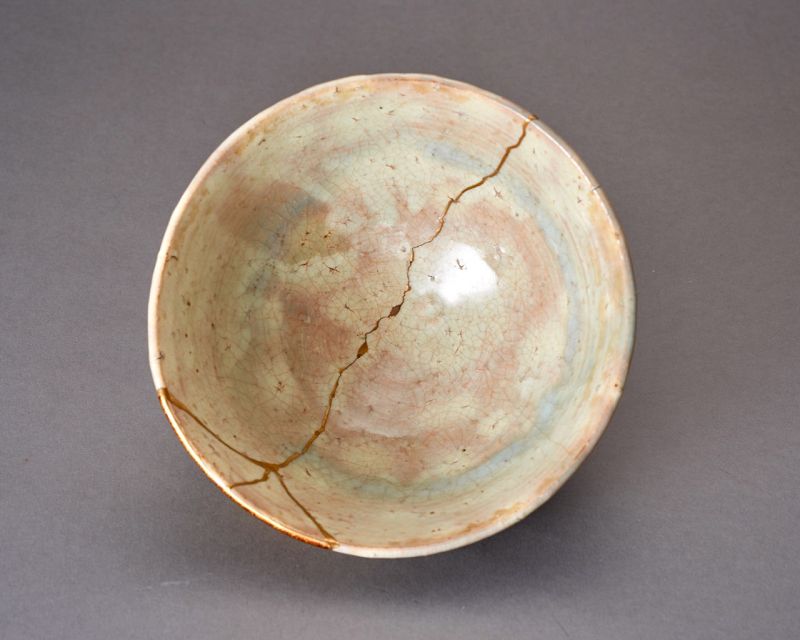 An Asahi-yaki Tea Bowl with Extraordinary Maki-e Gold Repairs