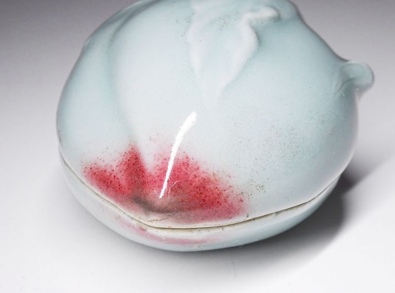 A Celadon Peach Kogo by Imperial Court Artist Suwa Sozan