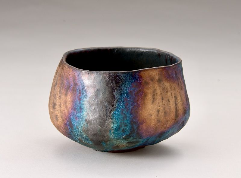 A Unique “Kuro-sabi” Tea Bowl by Suzuki Taku