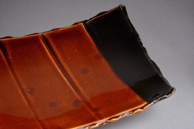 A Large Serving Tray by Ōhi Chōzaemon 11 (Toshio)
