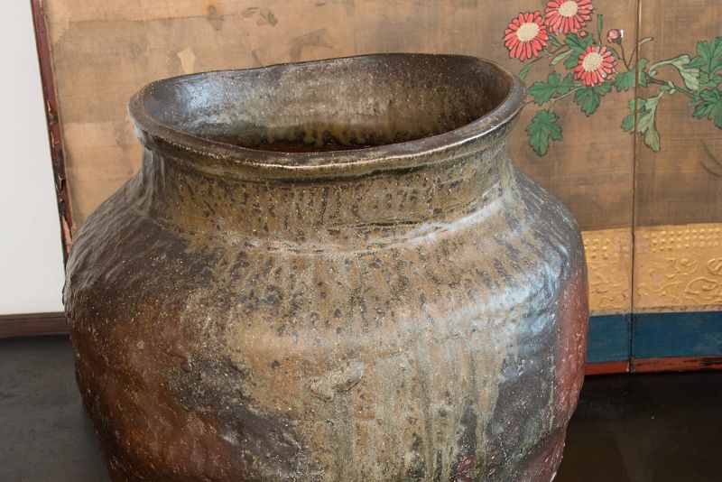 A Muromachi Period Ash Glazed Large Bizen Pot - Certified