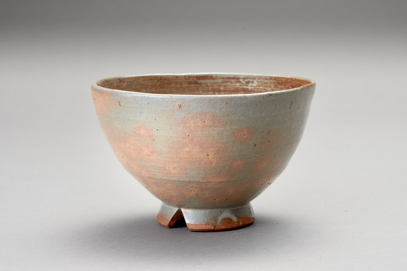 A 17th–18th Century Korean Tea Bowl with Gohon Firing and Notched Foot