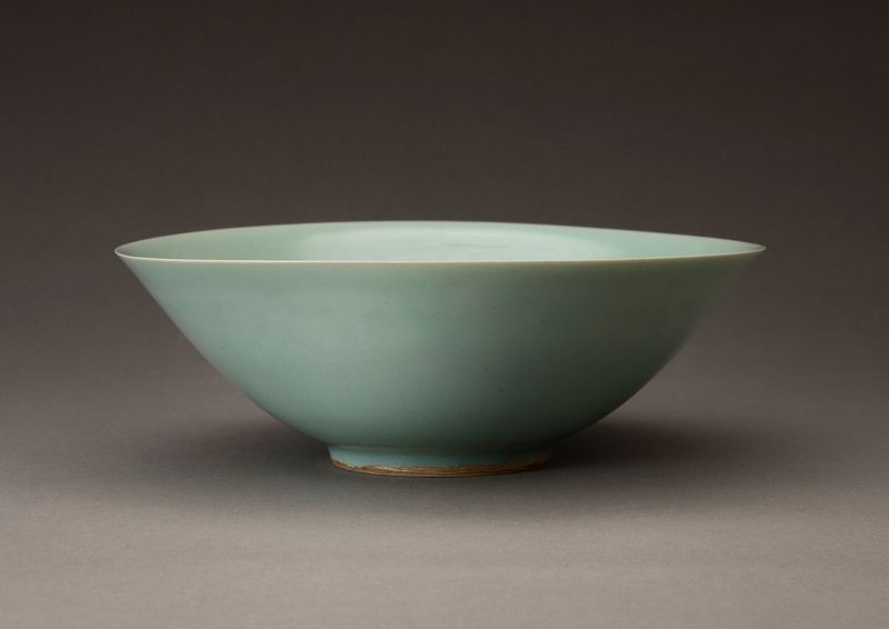 A Porcelain Bowl by Imperial Court Artist Suwa Sozan (1851-1922)