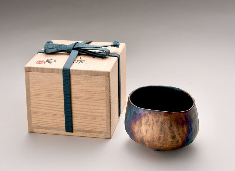 A Unique “Kuro-sabi” Tea Bowl by Suzuki Taku