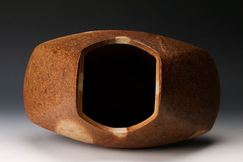 A Modern Bizen Lidded Jar by Yokoyama Naoki