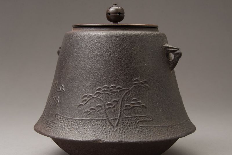 An Iron Chagama Crafted by Living National Treasure Takahashi Keiten