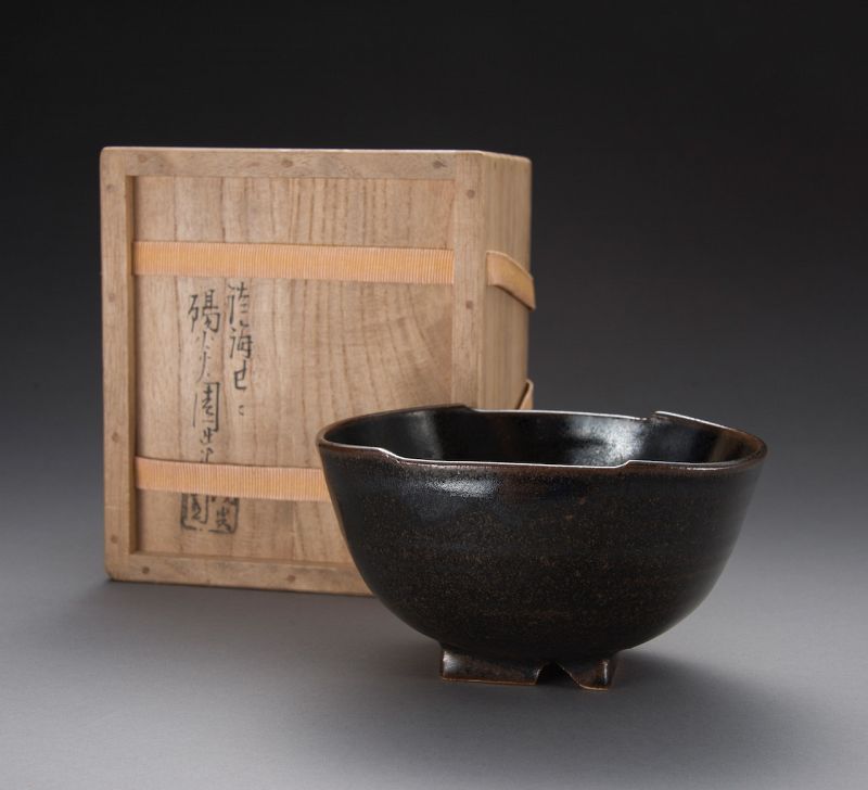 A Zeze-yaki Tea Bowl from the Kageroen Kiln [Tea Master Item]