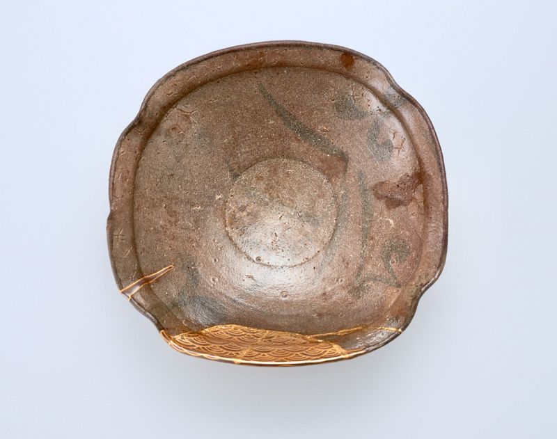 An Antique Karatsu Bowl with Exceptional Makie Kintsugi Repairs