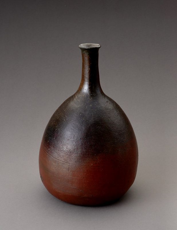 A Momoyama Period Bizen “Shimokabura” Tokkuri (Researcher Piece)