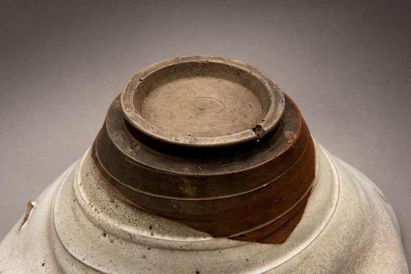 An Edo Period Takatori Kataguchi Bowl with Warabaiyū Glaze