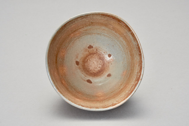 A 17th–18th Century Korean Tea Bowl with Gohon Firing and Notched Foot