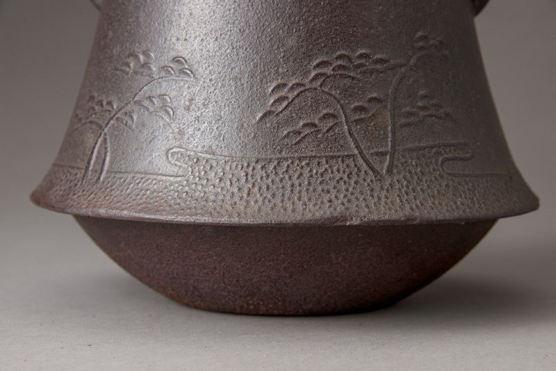 An Iron Chagama Crafted by Living National Treasure Takahashi Keiten