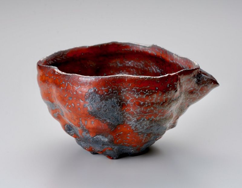 A Modern Shino Kataguchi Vessel by Suzuki Shu