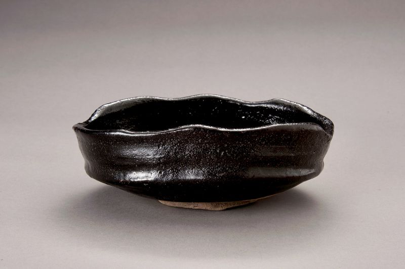 An Edo Period Seto-guro Mino Tea Bowl