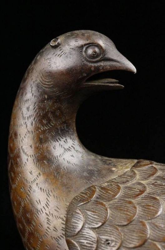 A Finely Crafted Bronze Quail Incense Burner from Edo (Temple Relic)