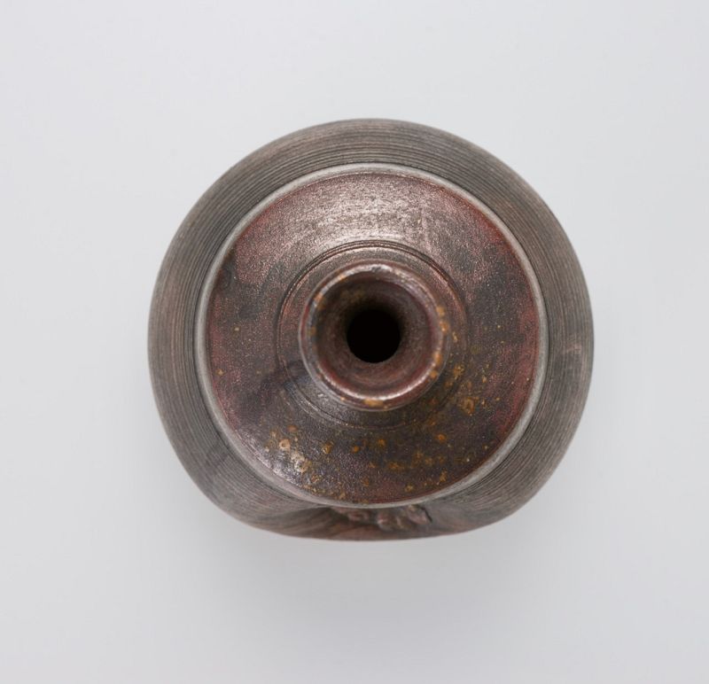 An Edo Period Bizen Tokkuri with Hotei Engraving - Researcher Piece