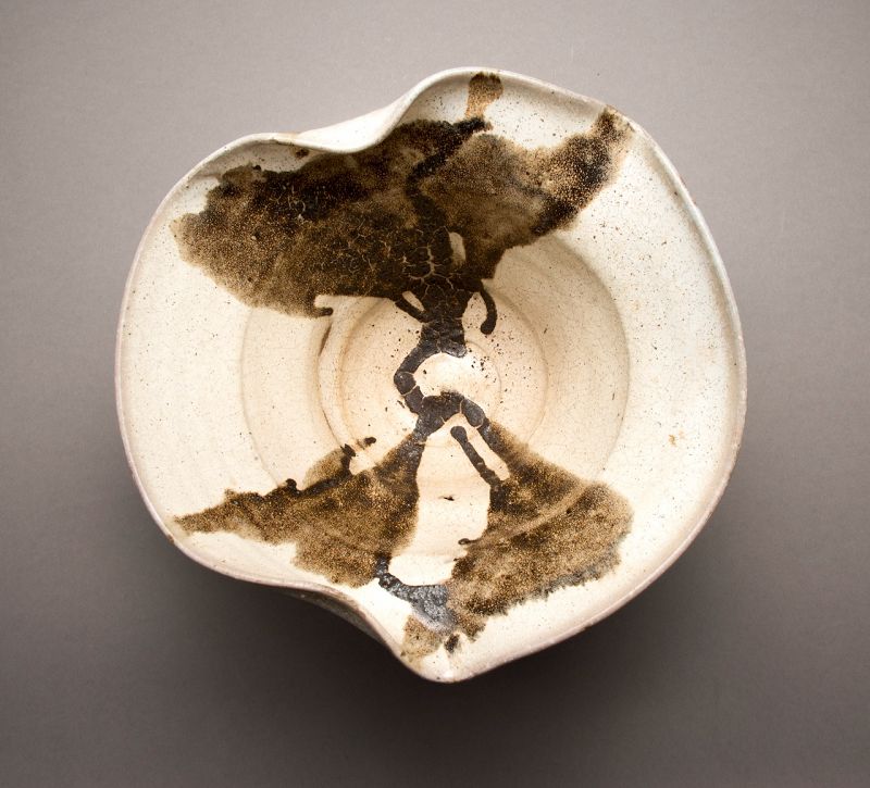 An Edo Period Takatori Kataguchi Bowl with Warabaiyū Glaze