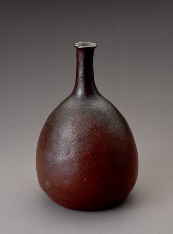 A Momoyama Period Bizen “Shimokabura” Tokkuri (Researcher Piece)