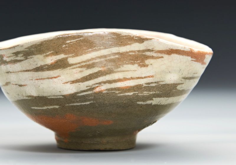 An Iconic Hakeme Tea Bowl by Raku XI (Keinyu)