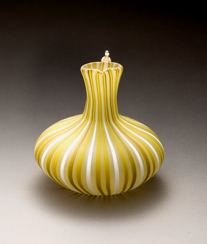 A Venetian-style Glass Flower Vase by Fujita Kyohei (1921-2004)
