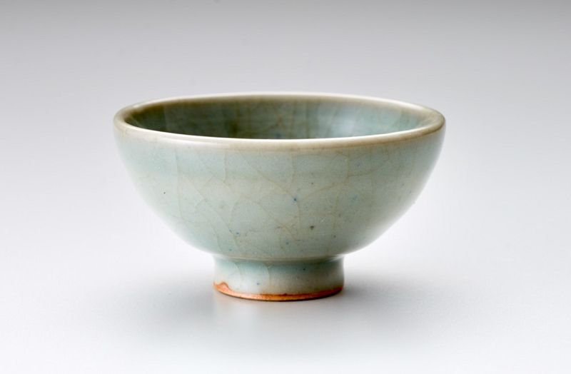 A Rare Meiji Period Celadon Shuhai by First Generation Suwa Sozan